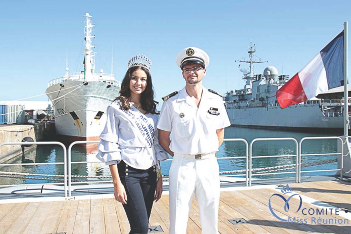 Miss Réunion marraine du bateau militaire Le Champlain