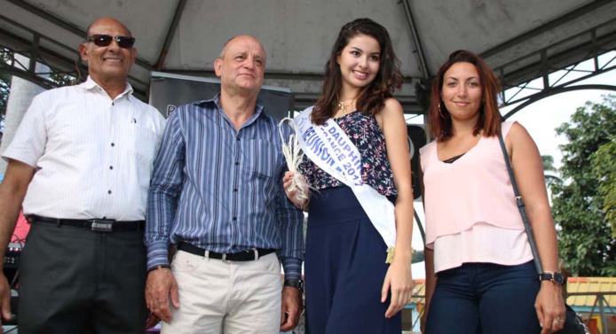 Miss Réunion avec les élus de la commune de l'Entre-Deux