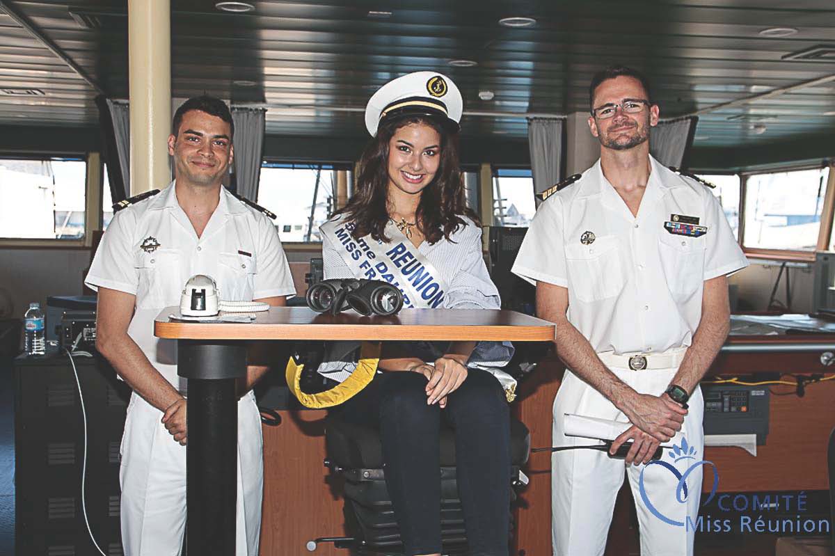 Miss Réunion marraine du bateau militaire Le Champlain