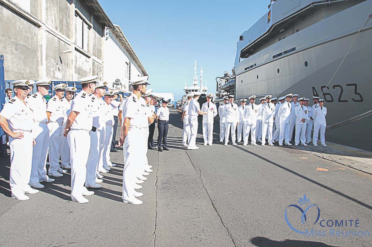 Miss Réunion marraine du bateau militaire Le Champlain