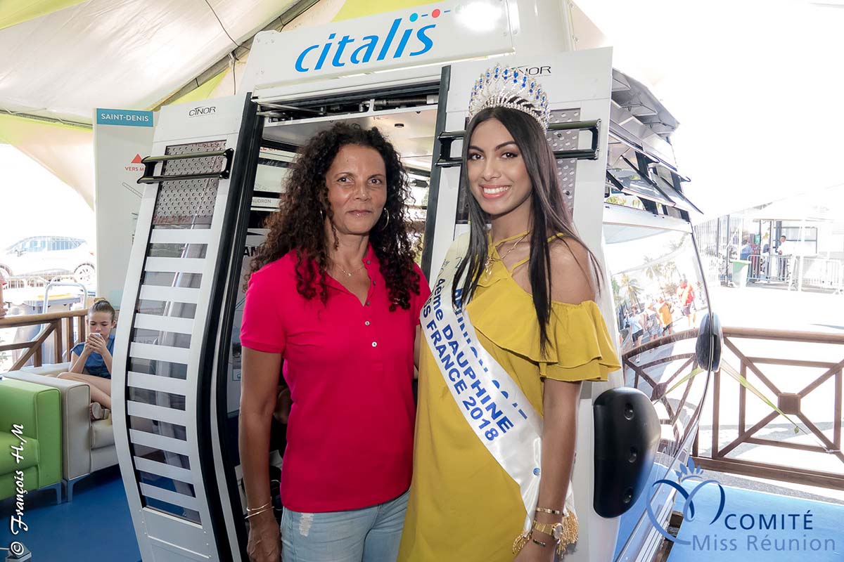 Audrey Chane Pao Kan inaugure la cabine du téléphérique de la Cinor