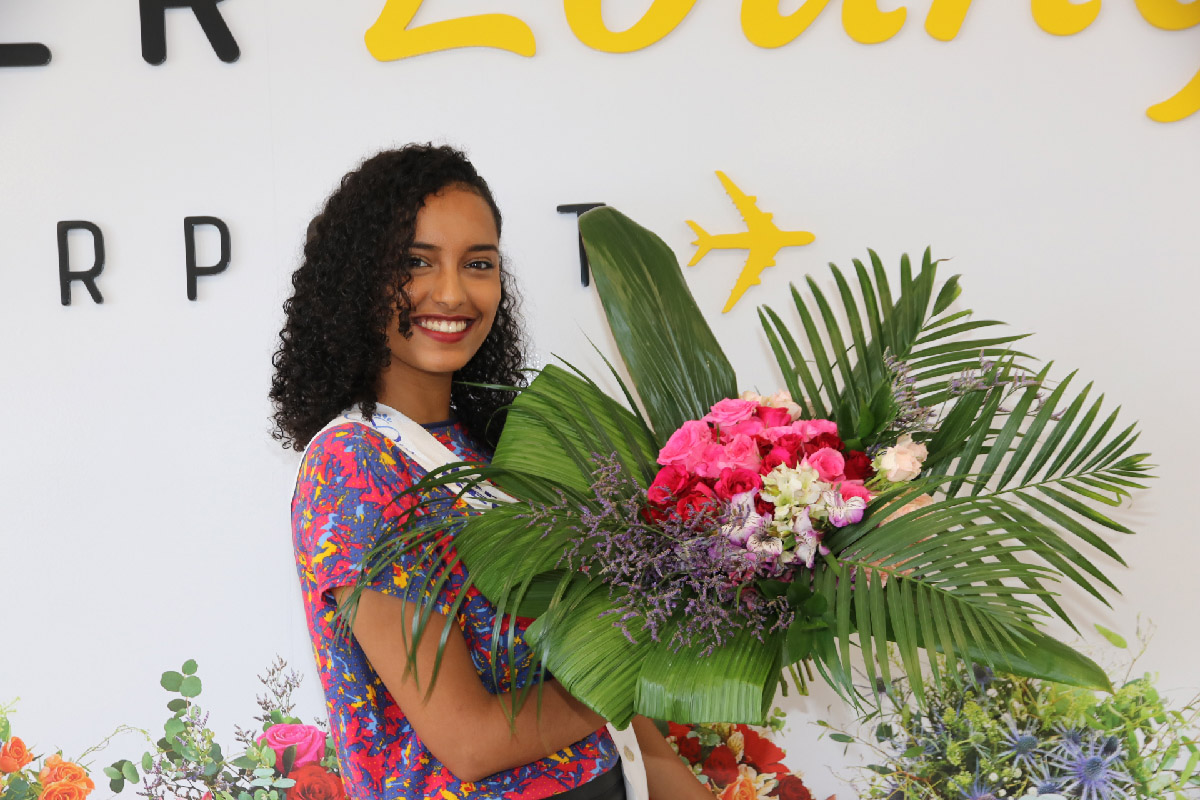 Elisa Villard et son bouquet